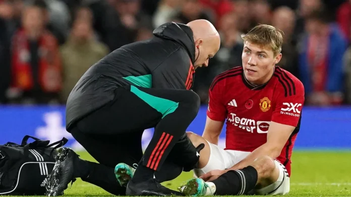 Erik ten Hag giải thích nguyên nhân kỳ lạ đằng sau cuộc khủng hoảng chấn thương của Man Utd với 14 cầu thủ trên bàn điều trị